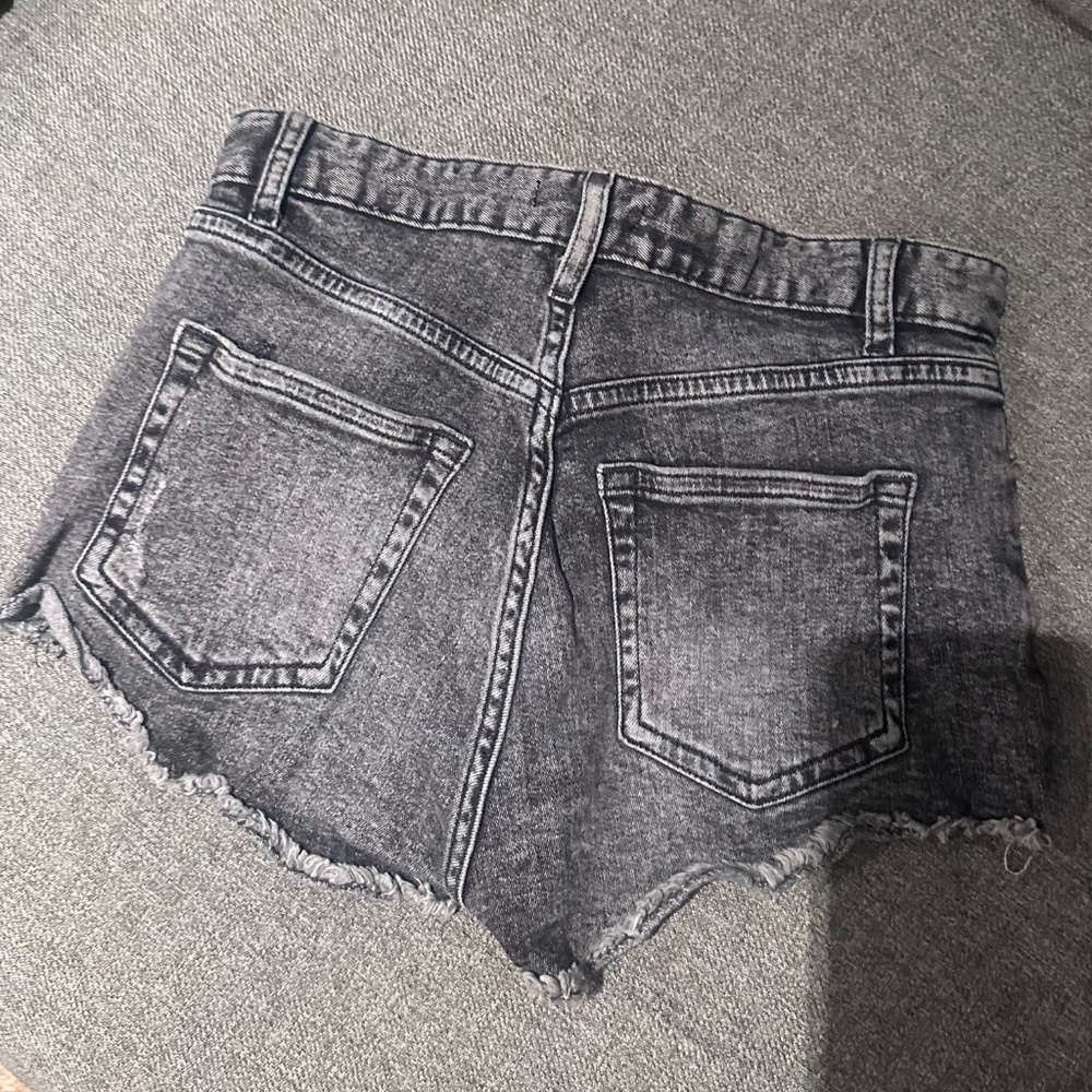 Short - Picture 2 of 6